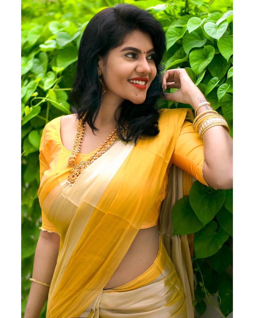 Sexy Telugu serial actress Nivisha new photoshoot