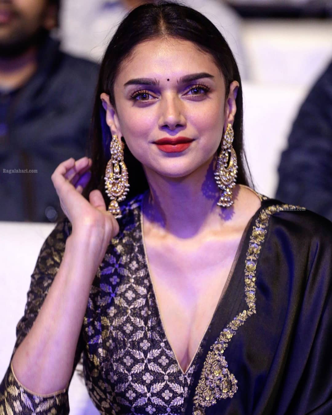 South indian actress Aditi Rao Hydari sexy saree hot Photoshoot