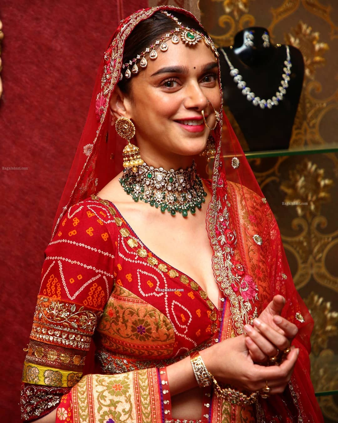 South indian actress Aditi Rao Hydari sexy saree hot Photoshoot