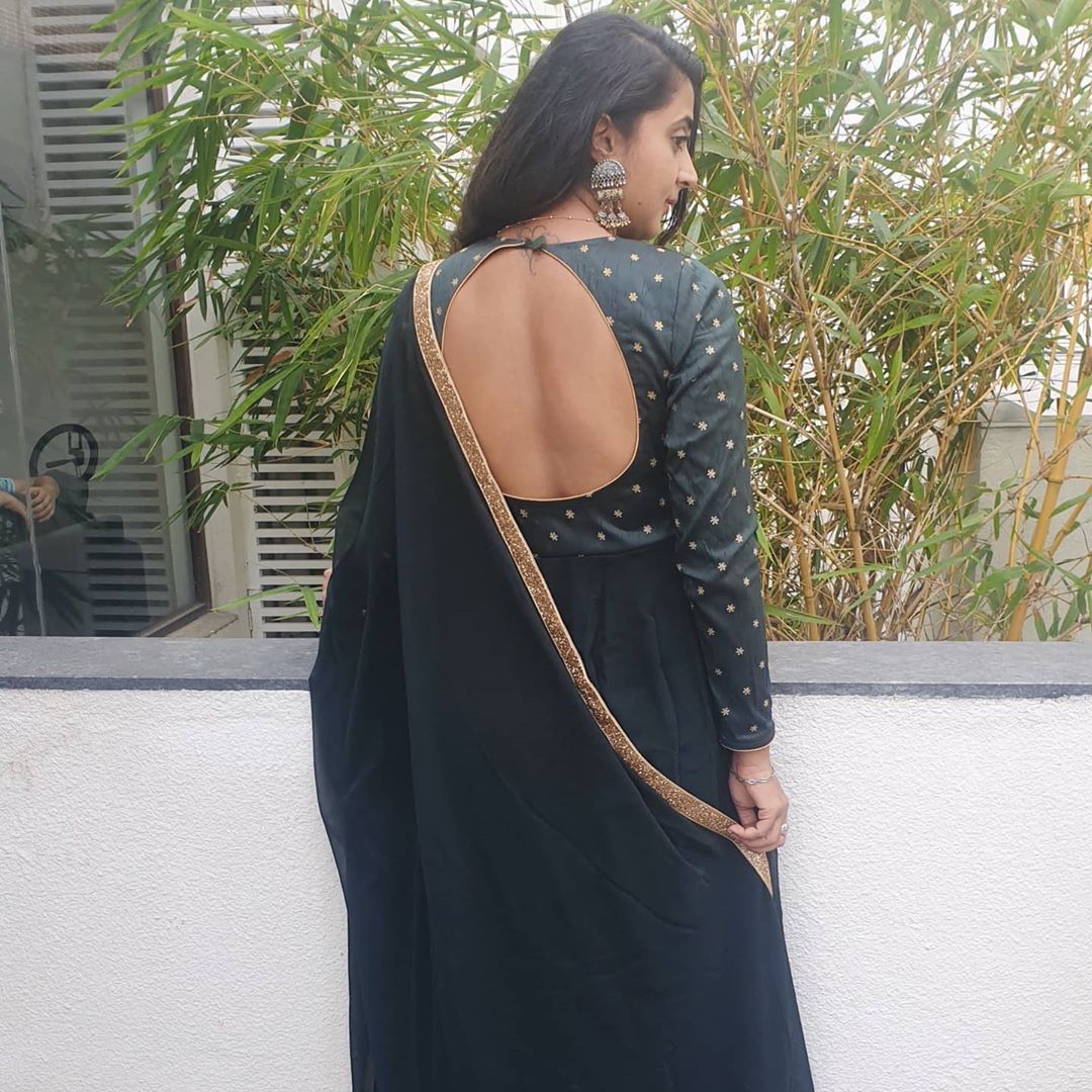 kaniha malayalam actress photoshoot in Black dress