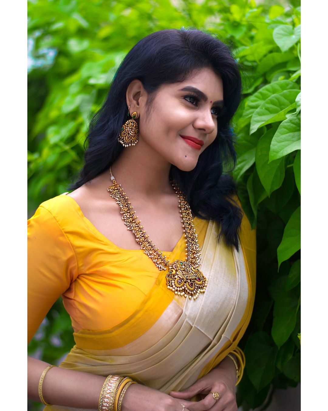 Sexy Telugu serial actress Nivisha new photoshoot