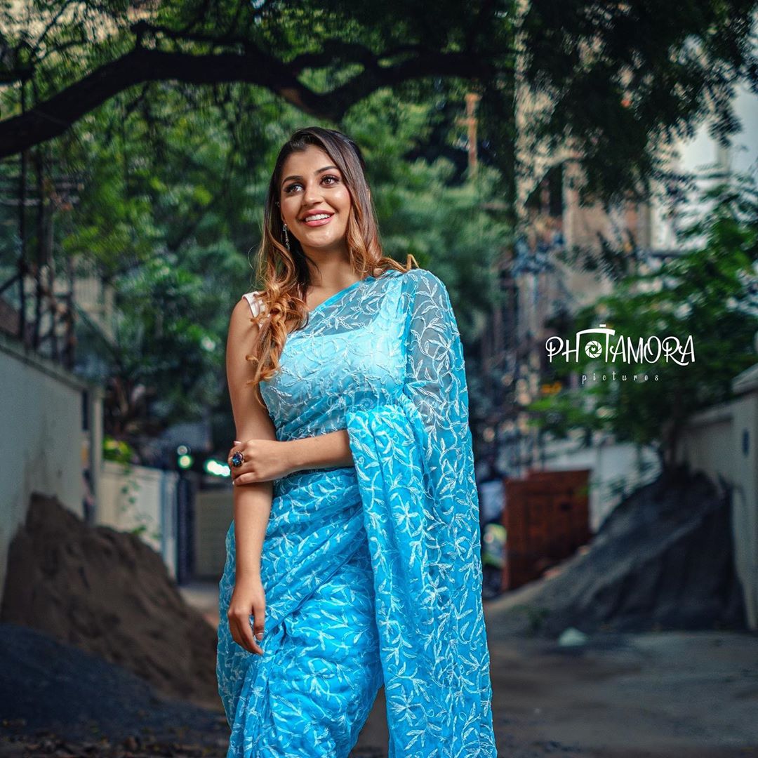 South indian actress yashika aannand exposing hot