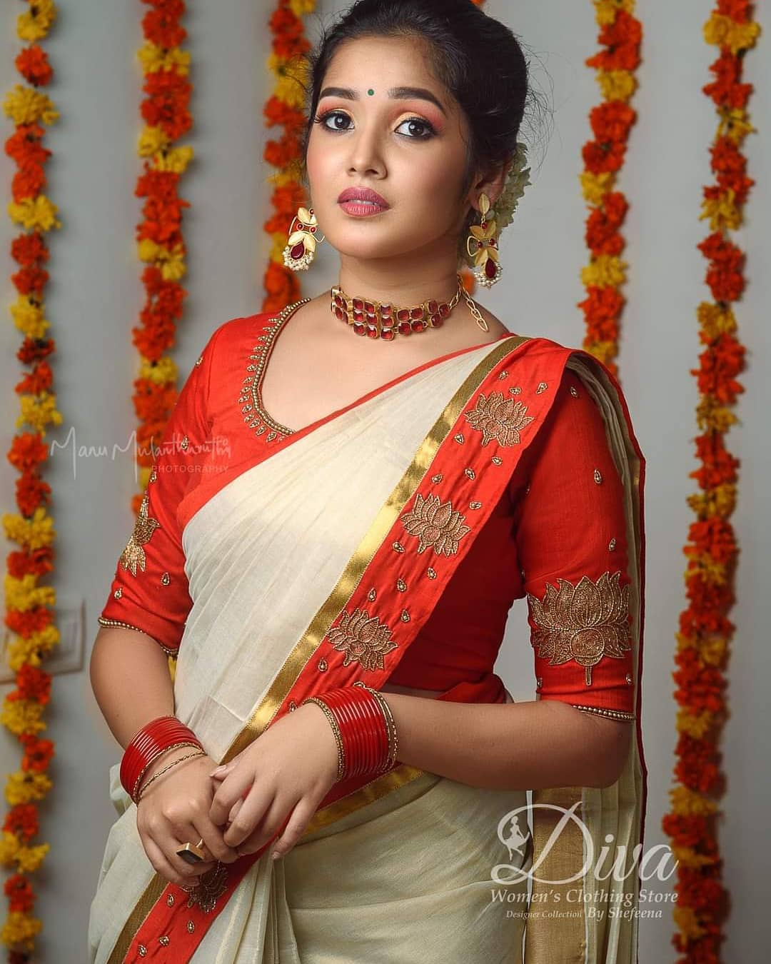 South indian actress Anikha Surendran's latest saree photoshoot goes VIRAL