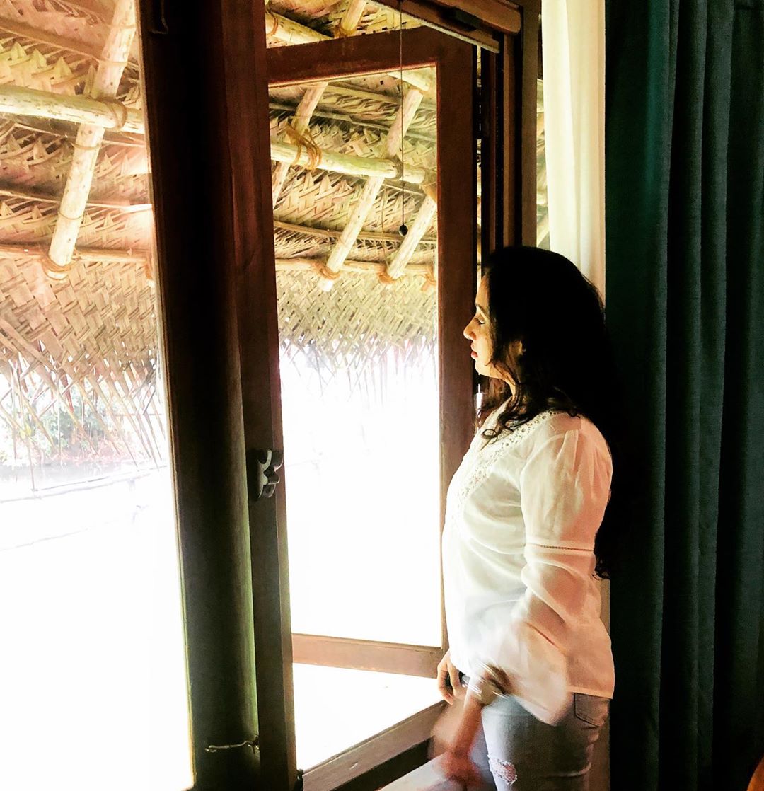 kerala hot actress Poojitha menon in photos