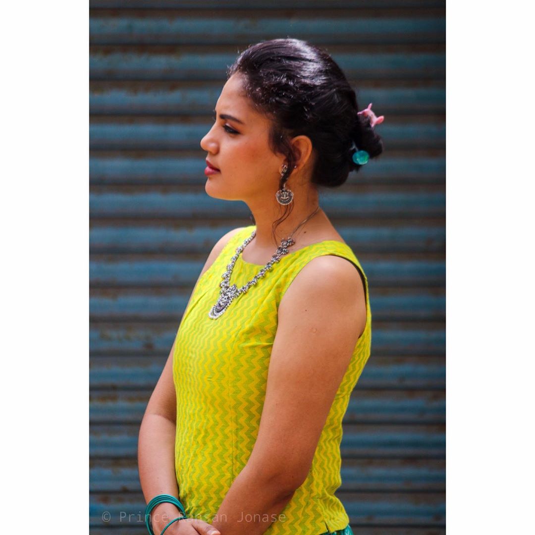 Tamil News anchor Panimalar Panneerselvam hot and sexy photos