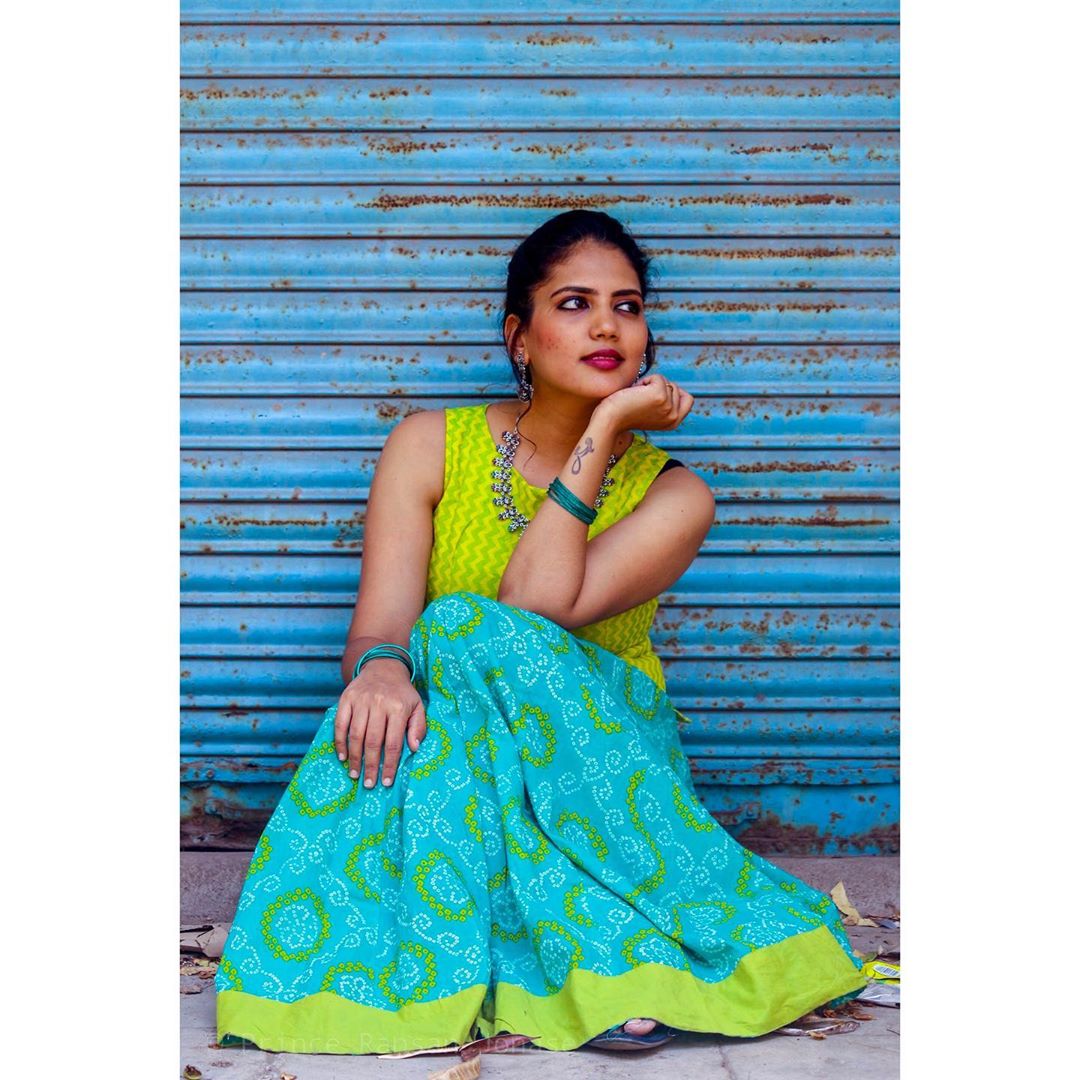 Tamil News anchor Panimalar Panneerselvam hot and sexy photos