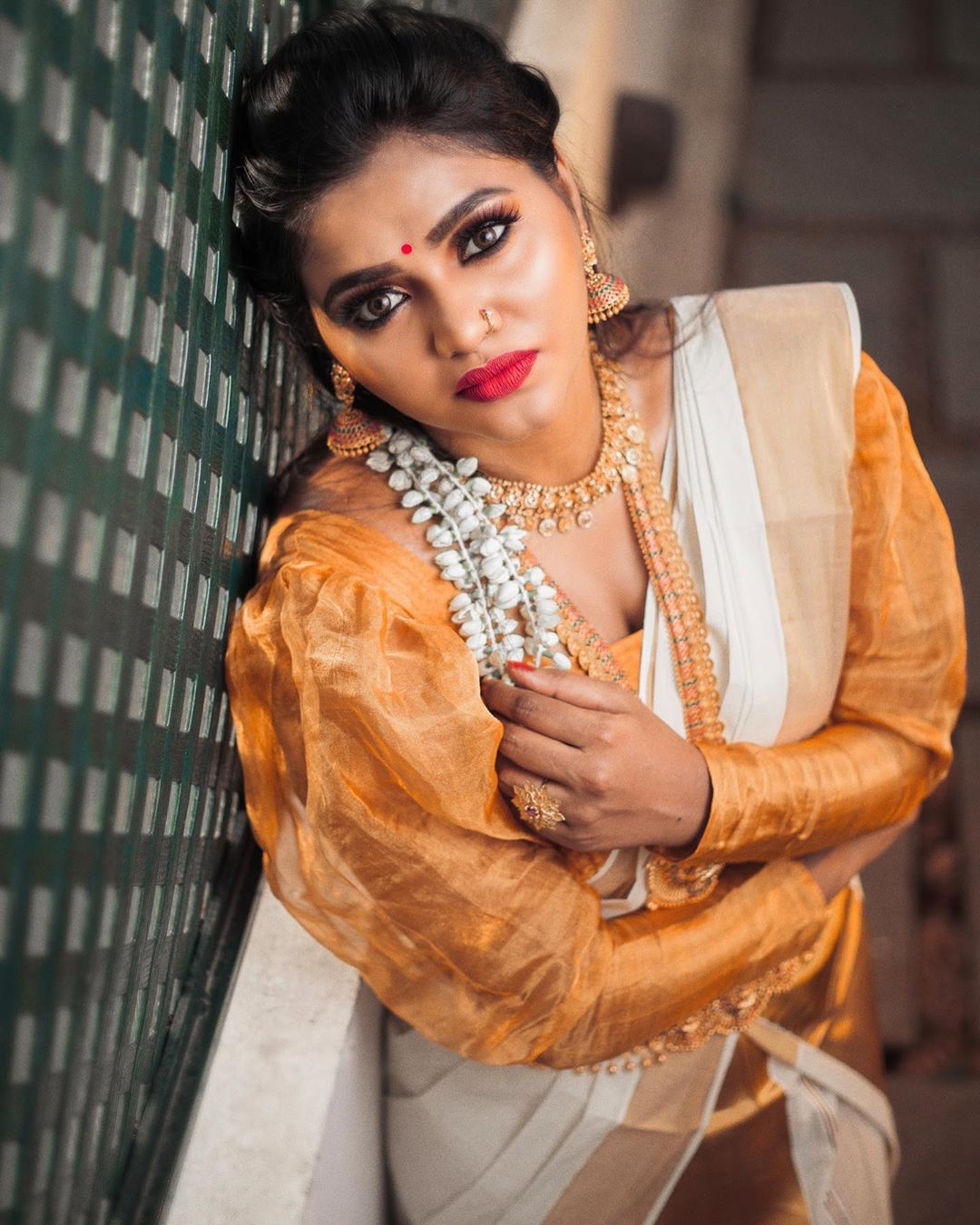 Tamil actress Shalu Shamu Bridal makeup hot photos