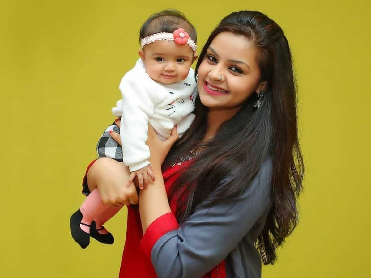 Mollywood Anchor Shilpa Bala Biography photo gallery