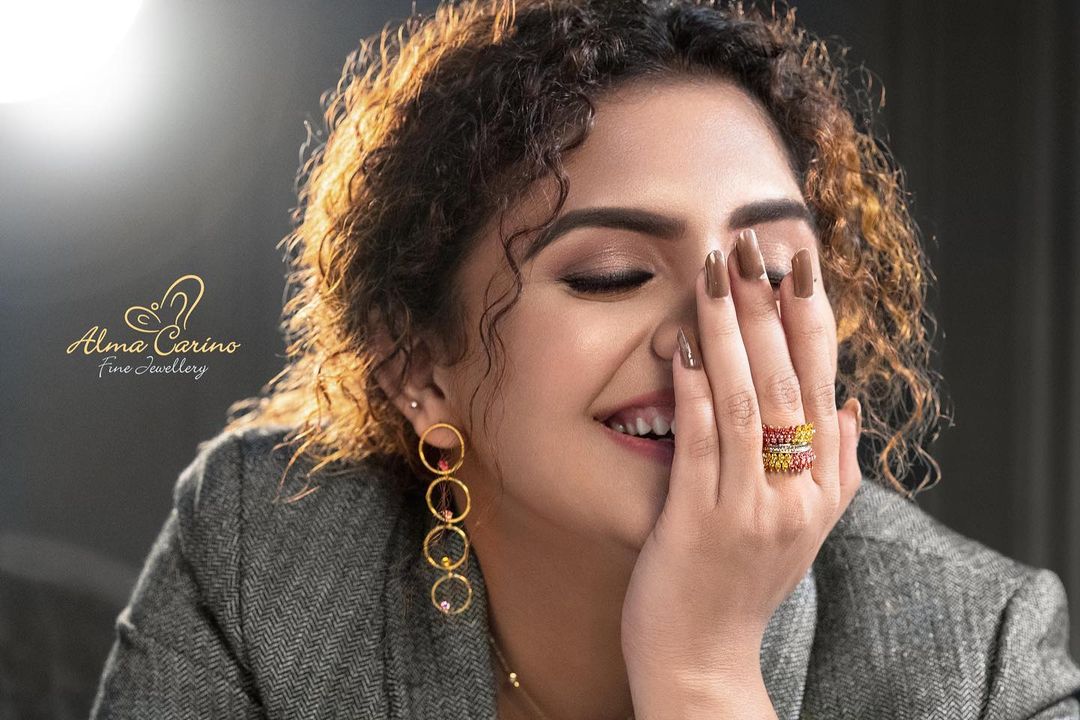 South indian actress Noorin Shereef nice smile hot photos Photos: HD  Images, Pictures, Stills, First Look Posters of South indian actress Noorin  Shereef nice smile hot photos Movie - Mallurepost.com