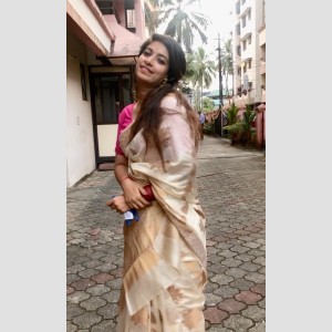 Archana Ravi looking very glamorous in saree