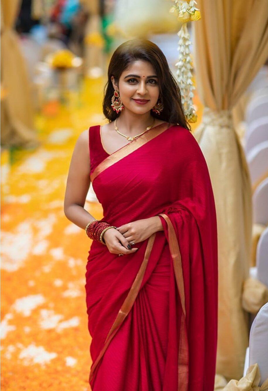 Malavika wales Nandini Serial actress hot photos