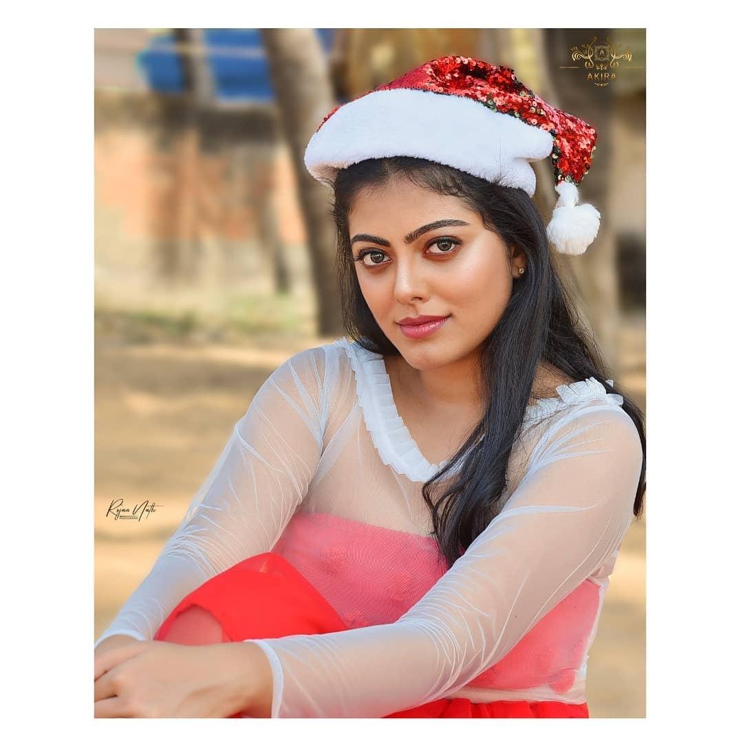 Christmas special photoshoot | Merin Philip latest sexy hot photos gallery