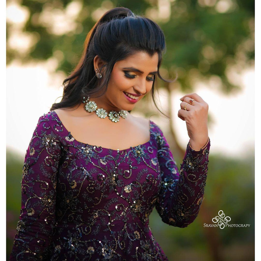 Telugu anchor hot photos | Syamala very attractive hot photos gallery