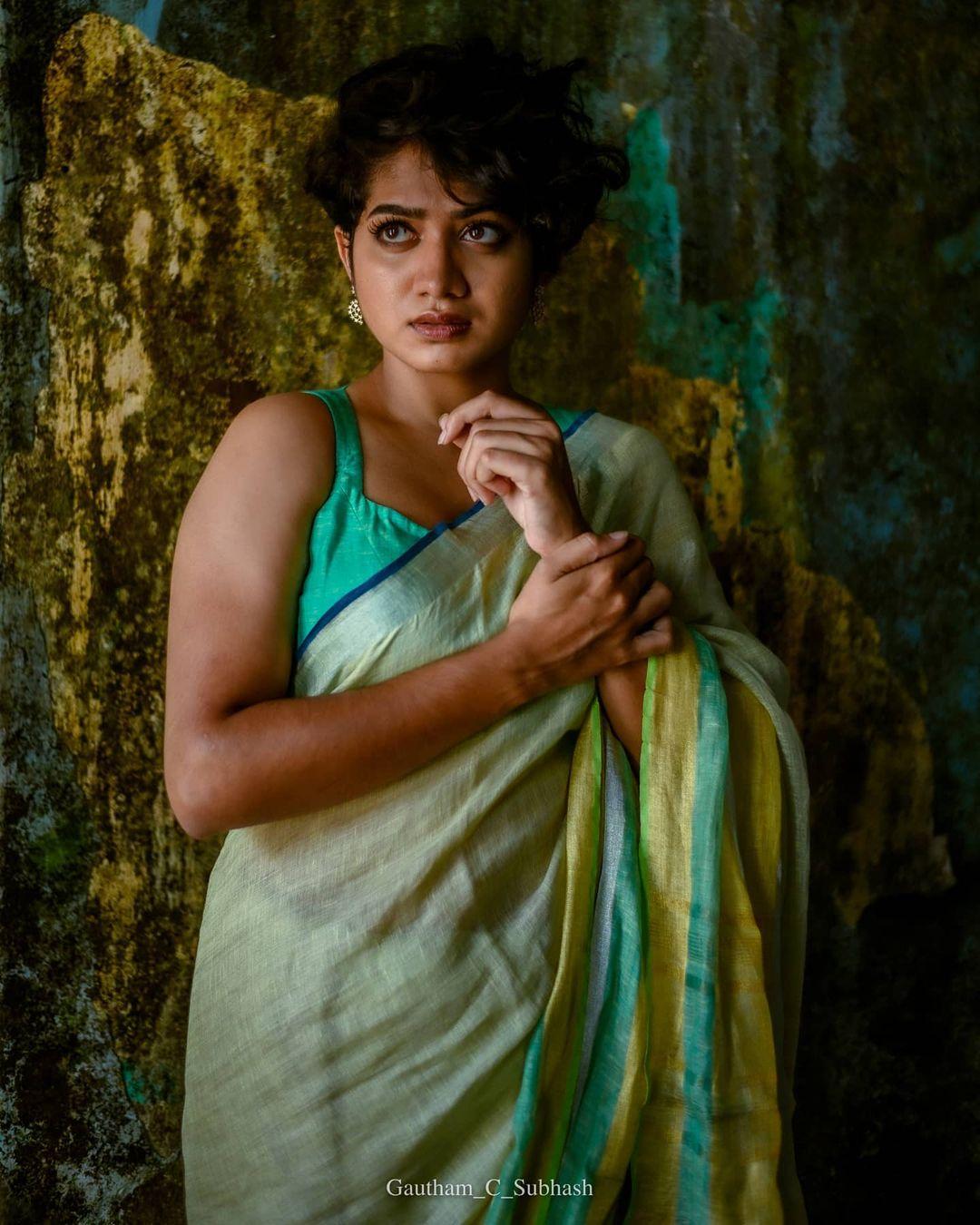 Saree hot photoshoot | Anarkali Marikar
