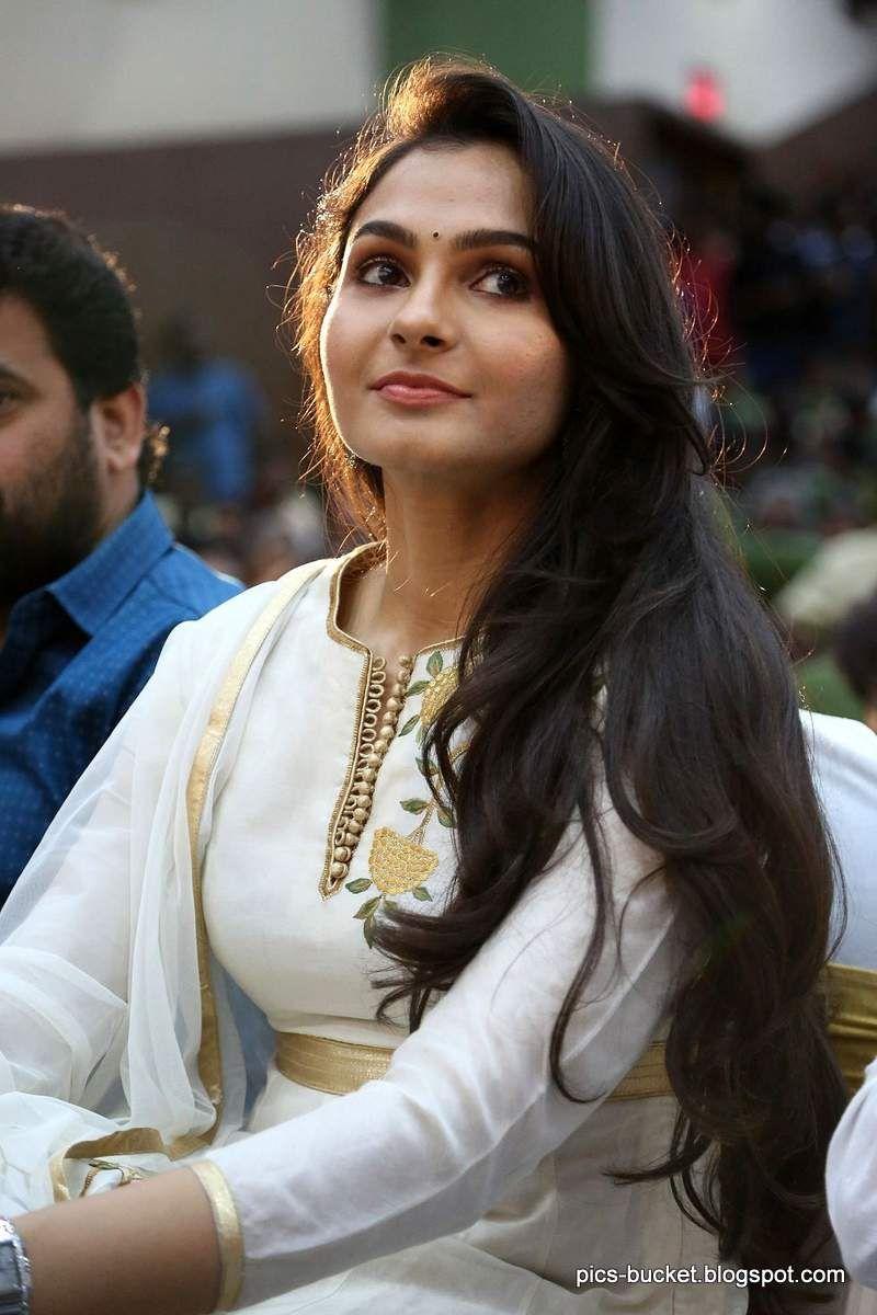 Andrea jeremiah looking very beautiful hot photos
