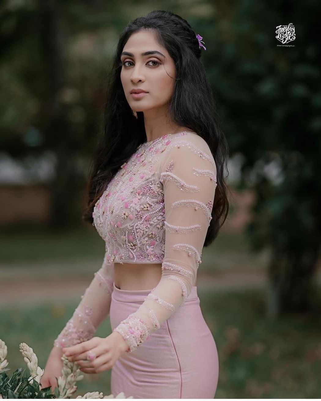Bollywood Actress hot photos gallery | Deepti Sati latest Very beautiful and glamorous photos