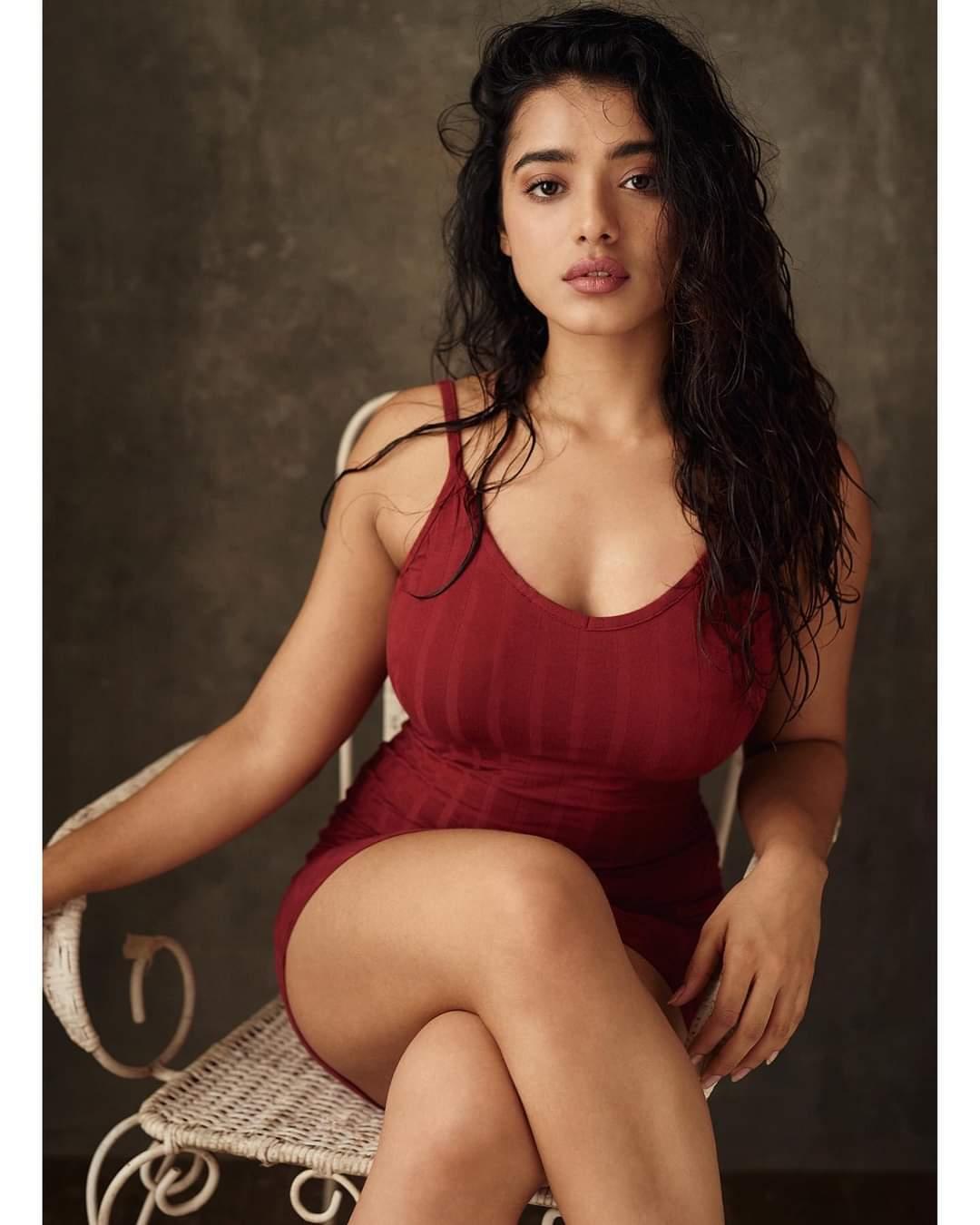 Telugu actress beautiful photos | ketika sharma looking very glamorous photos