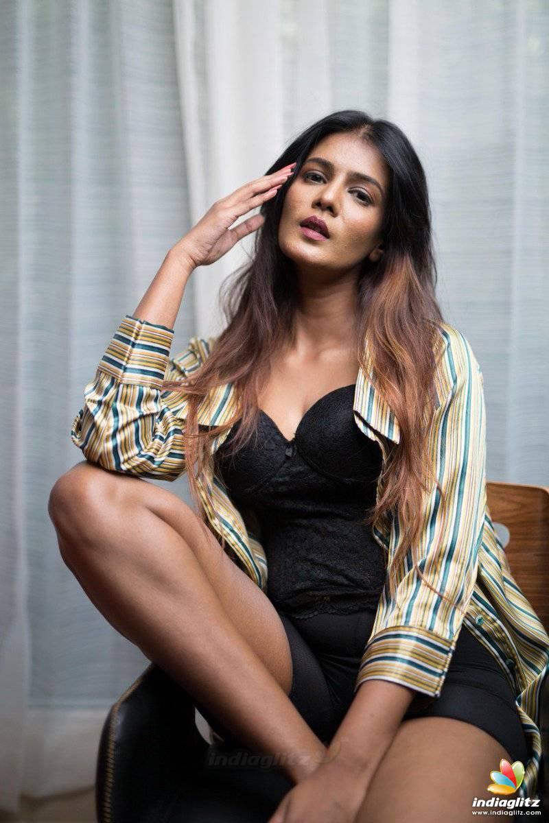 Meera Mitun looking very beautiful and sexy photoshoot
