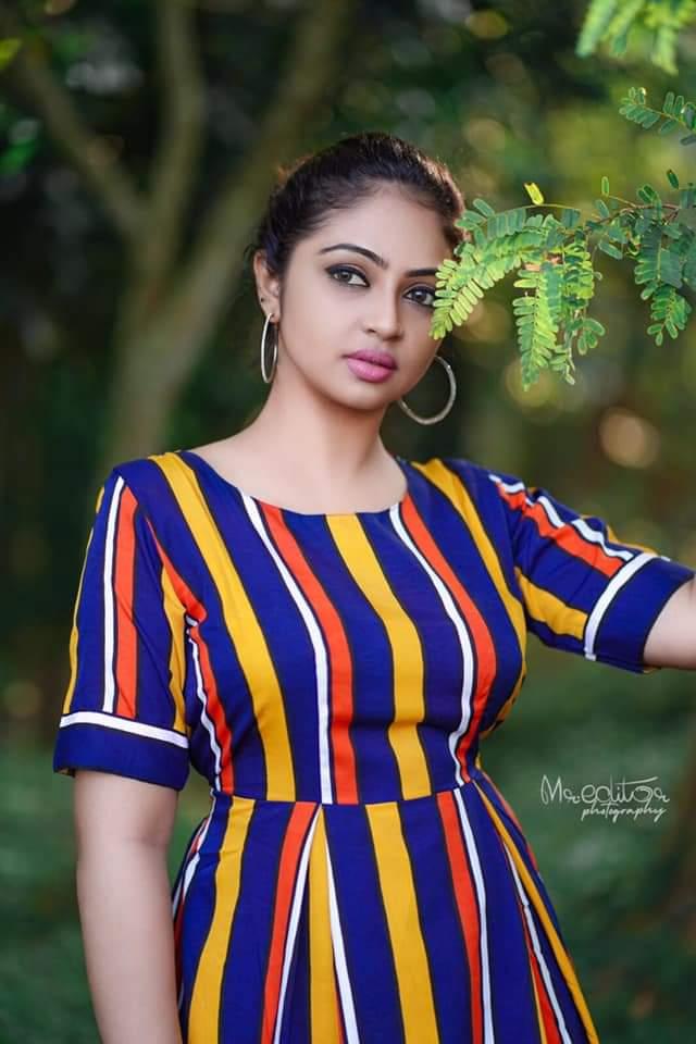 Malayalam actress hot gallery | Arundhati nair latest hot and sexy photoshoot