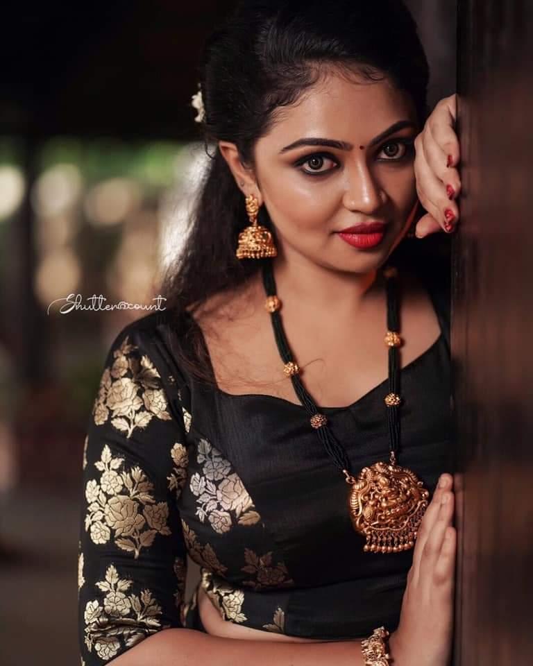 Tamil actress hot photos gallery | Arundhathi Nair beautiful and glamorous photos gallery