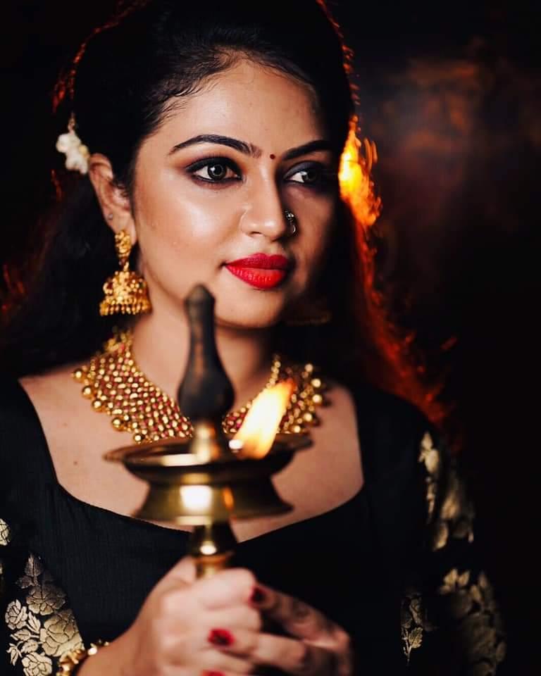 Tamil actress hot photos gallery | Arundhathi Nair looking very beautiful and spicy photos