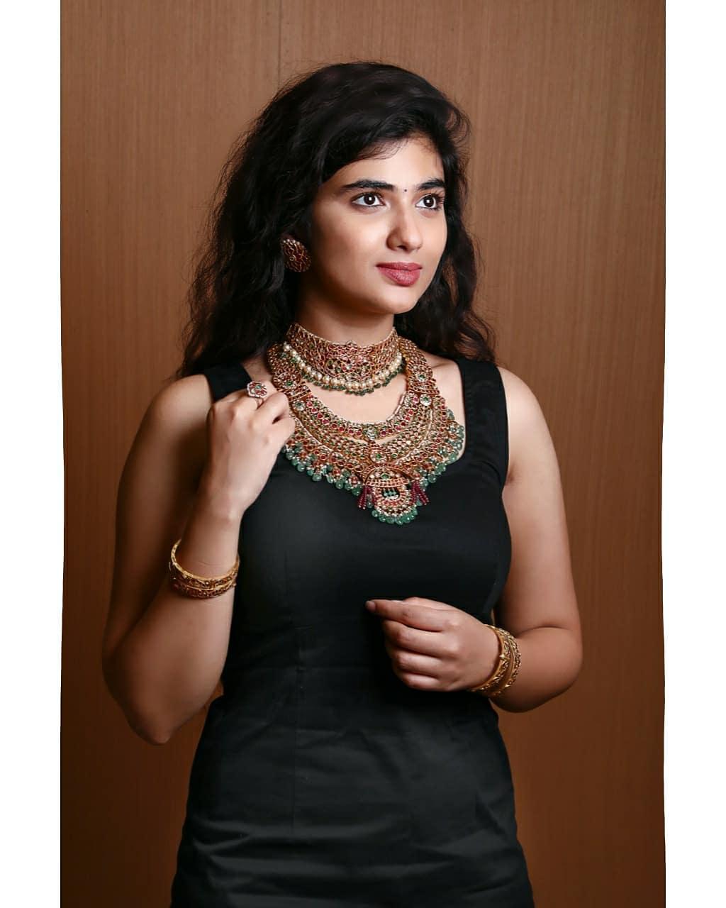Pragya Nagra latest hot and spicy photos gallery