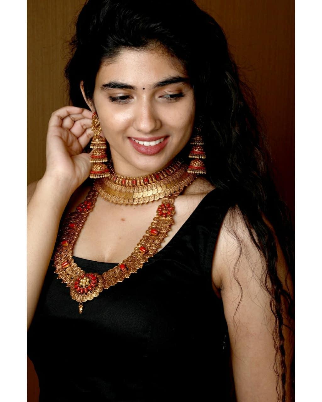 Pragya Nagra latest hot and spicy photos gallery