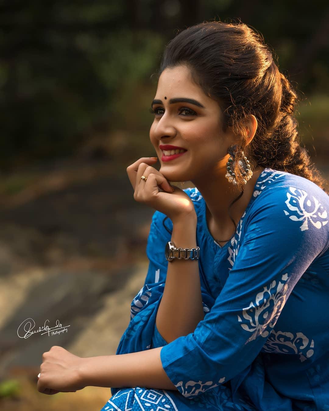 Kannada actress hot photos | Supritha Sathyanarayan looking very glamorous photos