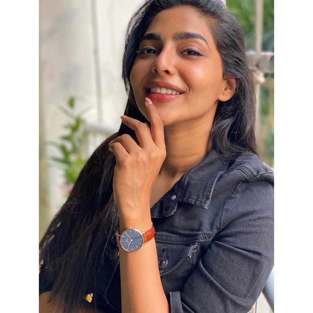 Latest fashion trends | Aishwarya Lekshmi looking very glamorous photos gallery