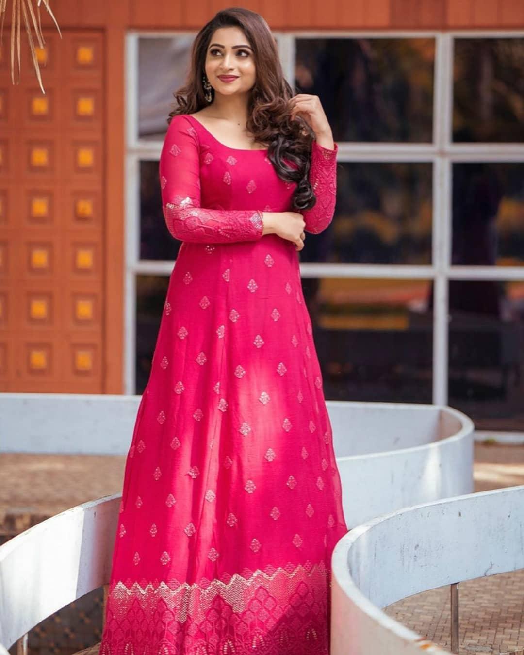 Nakshathra nagesh looking very glamorous and sexy photoshoot