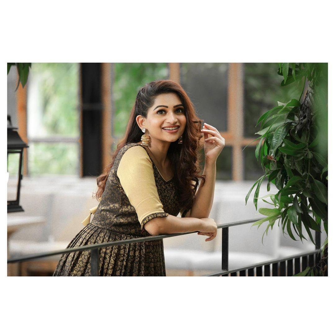 Tamil anchor hot photos | Nakshathra Nagesh latest hot photos