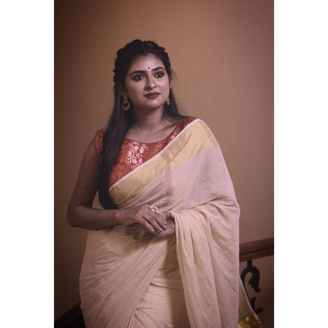 Malayalam actress Saree hot photos | Parvathy arun sexy photoshoot gallery