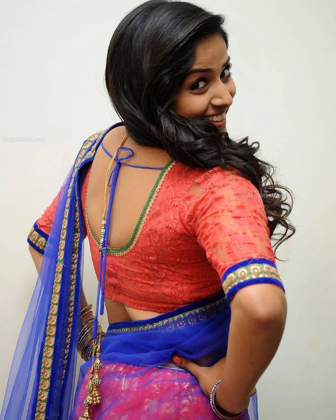 Chandini Sreedharan in saree latest hot photos gallery