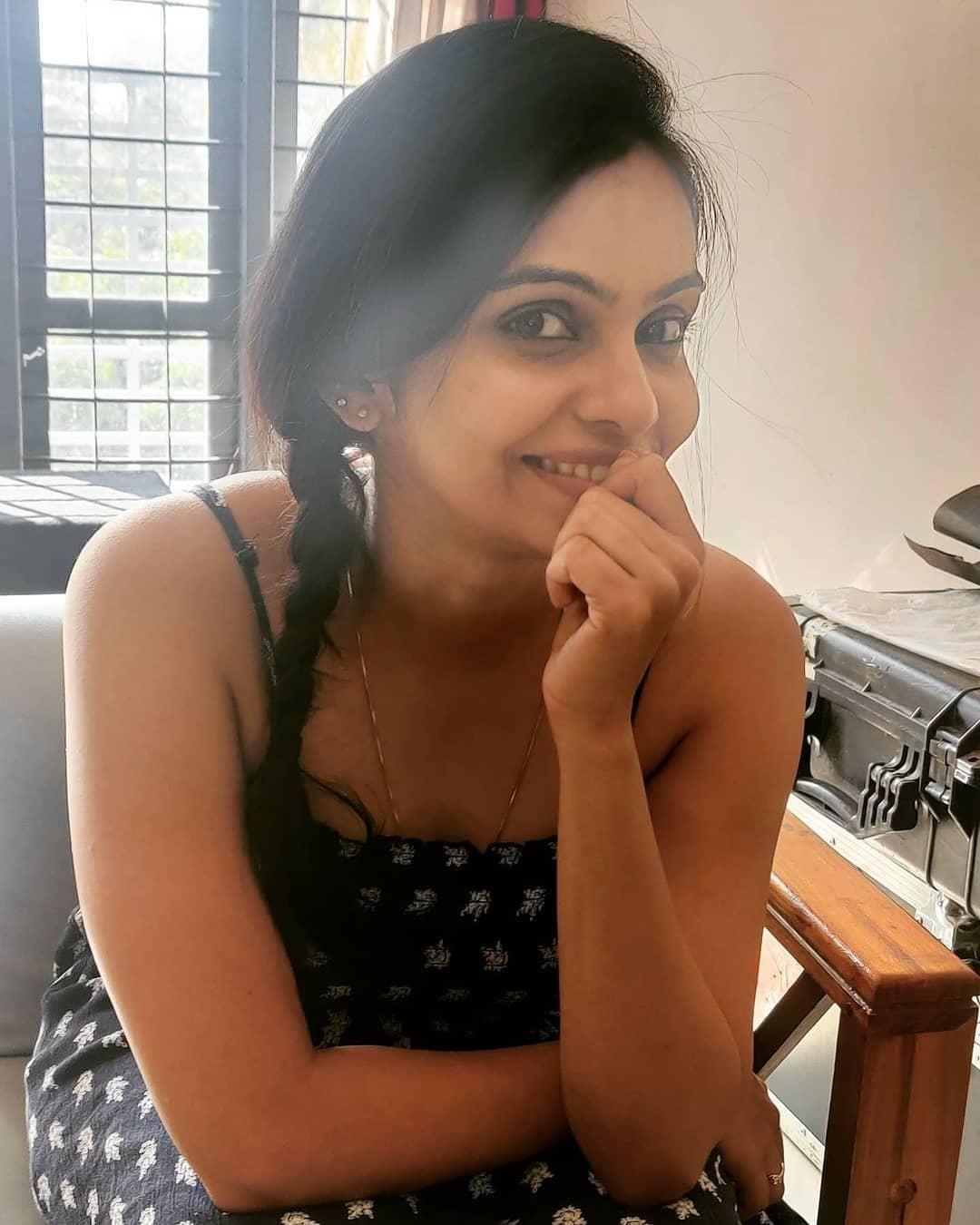 Malayalam actress hot gallery | Tanvi Ram exposing very hot and sexy photoshoot