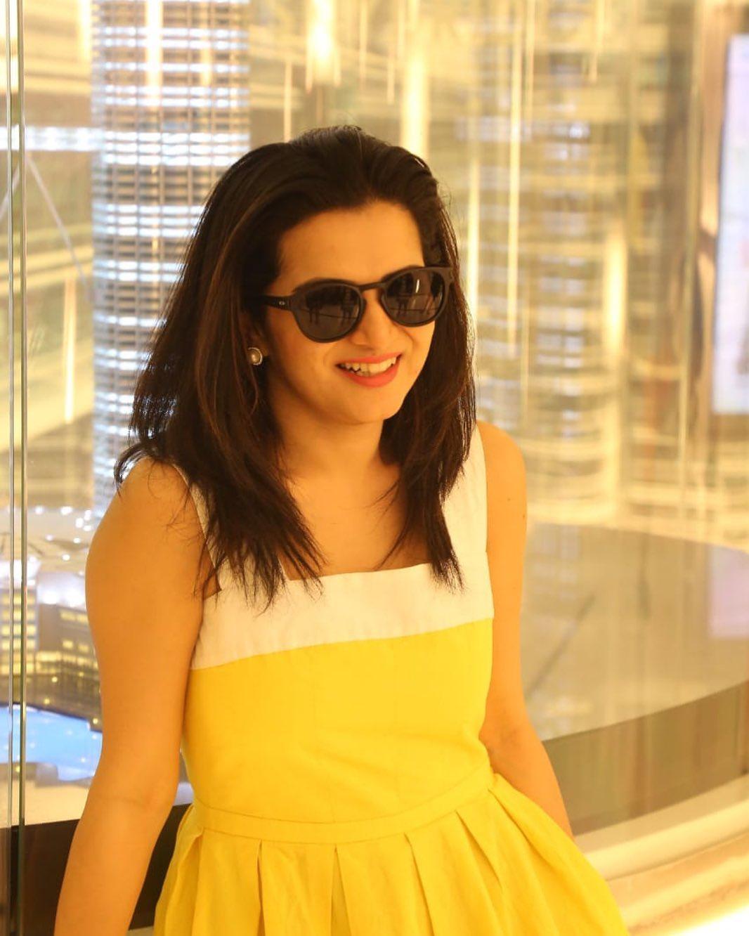 Tv Anchor hot photos gallery | Dhivyadharshini sexy hot photoshoot