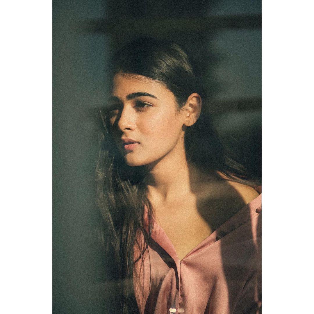 Telugu actress Shalini Pandey latest hot and sexy stills