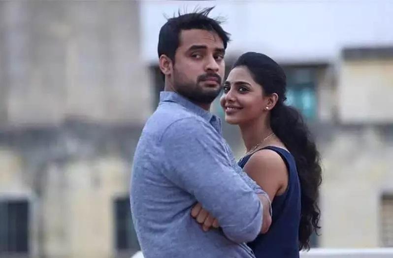 Malayalam movie Mayaanadhi looking hot photos
