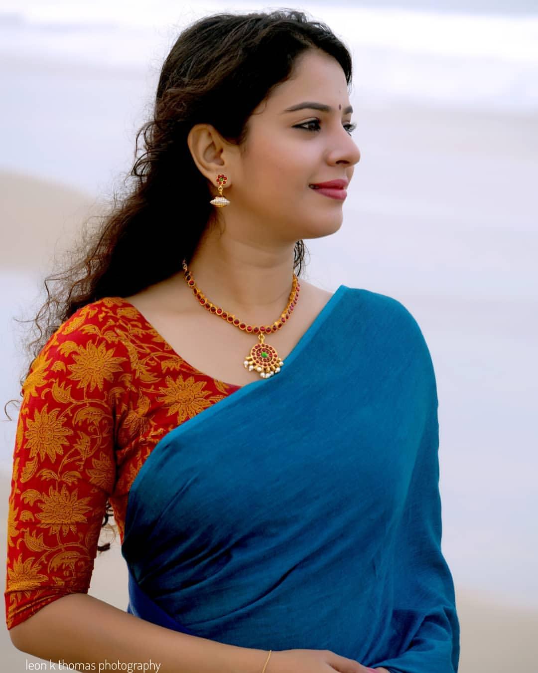 Saree hot and sexy photoshoot | Stephy leon exposing hot and spicy photos gallery