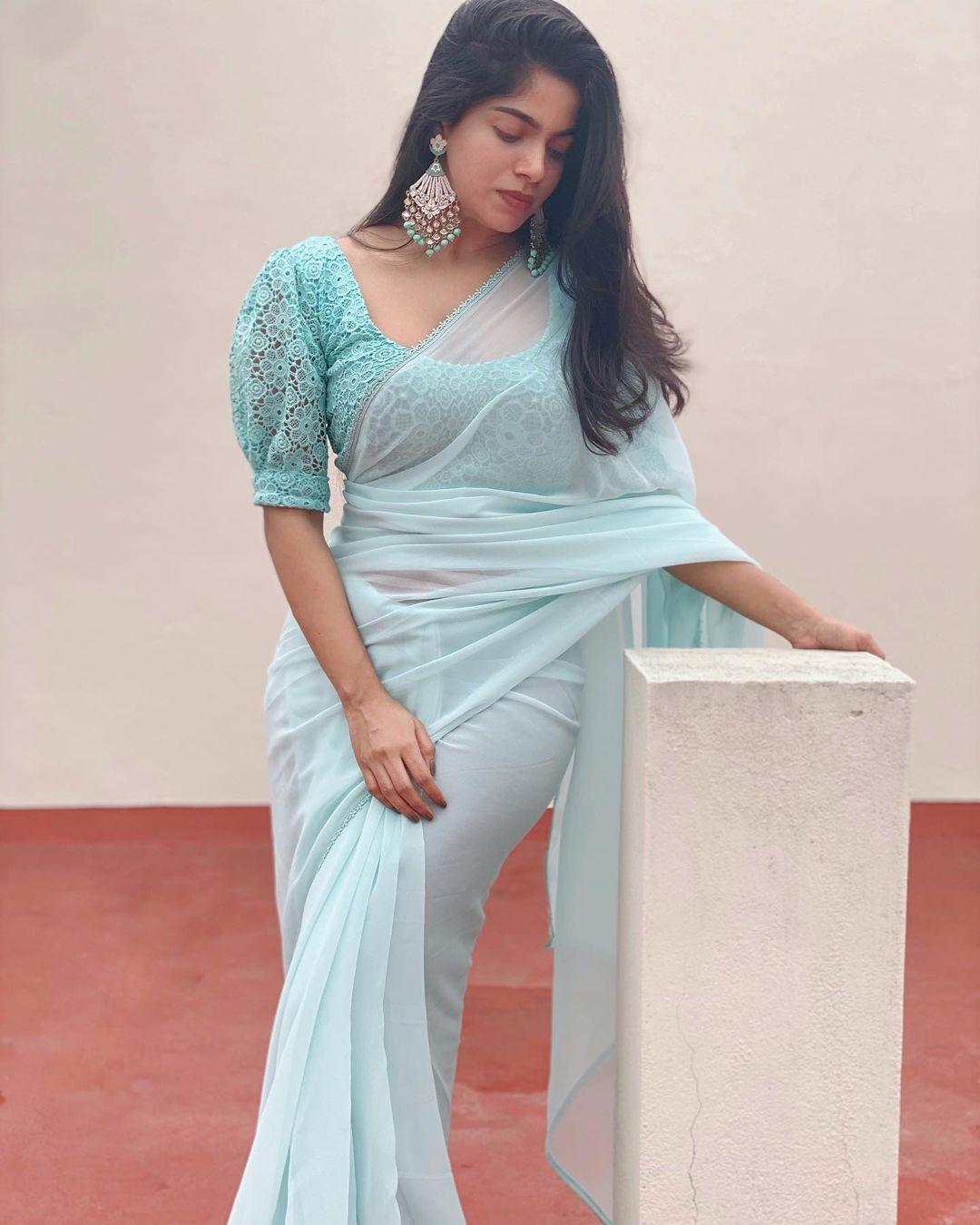 Tamil model saree hot photos | Divyabharathi looking very glamorous photos in transparent saree