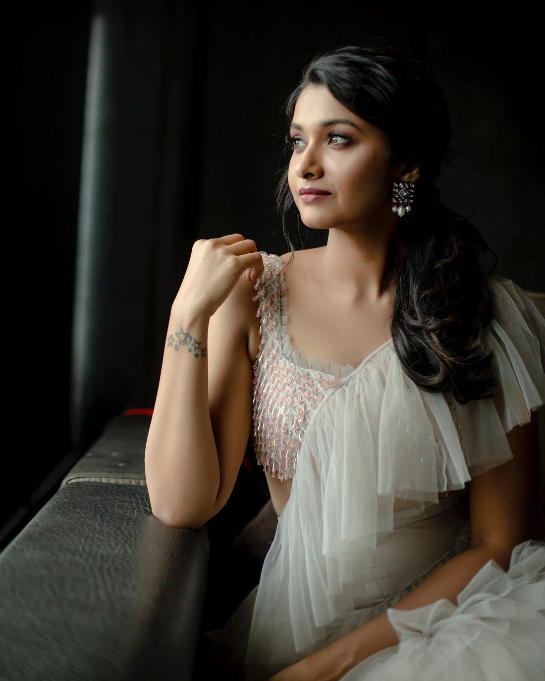Tamil actress hot photos gallery | Priya Bhavani Shankar looking very glorious photo gallery