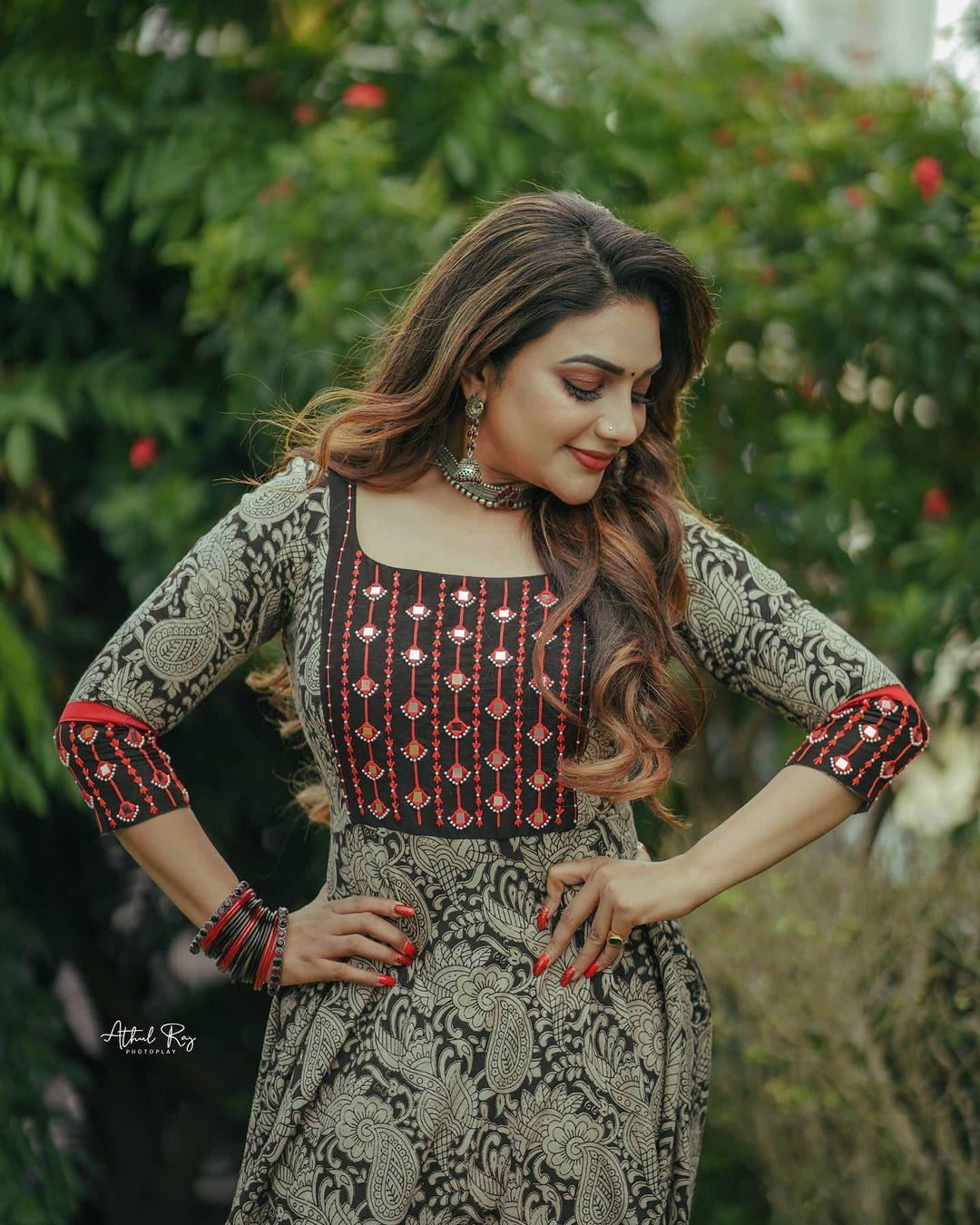 Rimi Tomy Sex Video - Malayalam singer hot photos gallery | Rimi tomy latest hot and sexy stills  Photos: HD Images, Pictures, Stills, First Look Posters of Malayalam singer  hot photos gallery | Rimi tomy latest hot