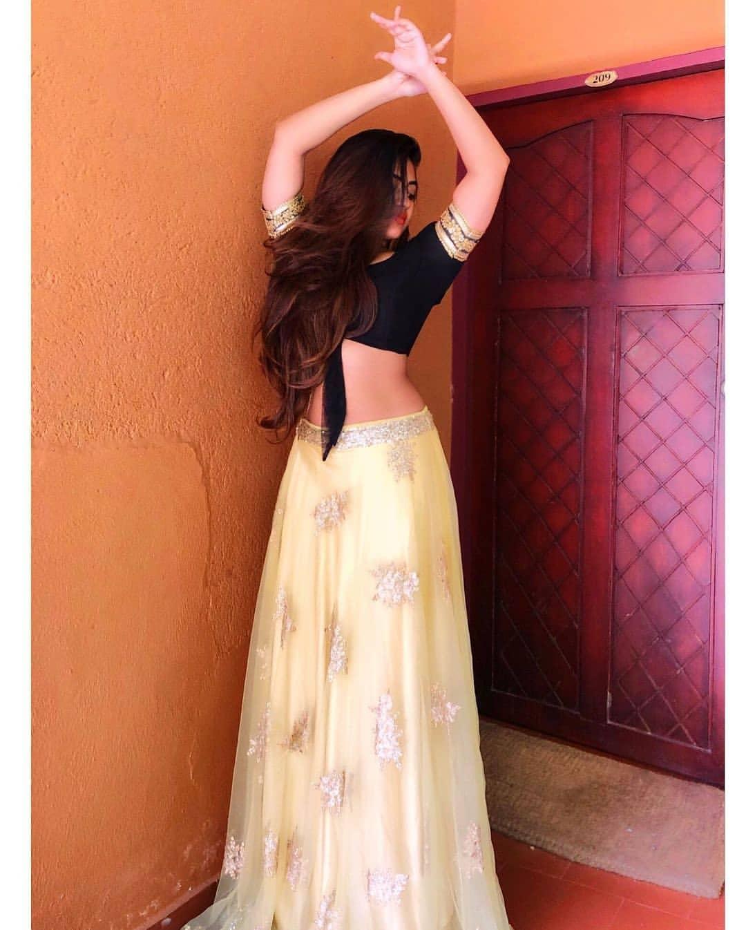 South indian glamorous Actress gallery | Shalin Zoya showing navel hot photos gallery