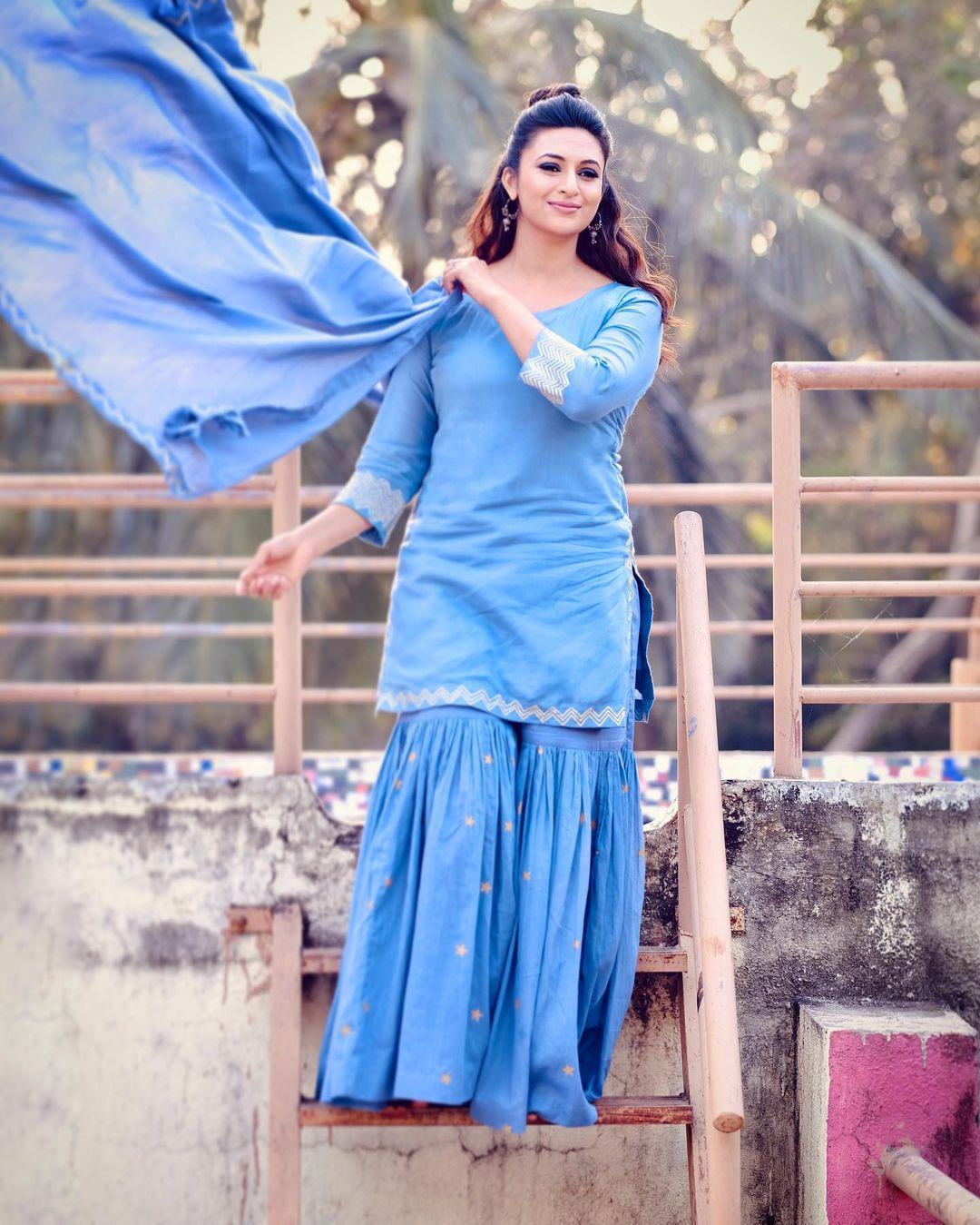 Bollywood serial actress hot photos | Divyanka Tripathi looking very beautiful photo gallery