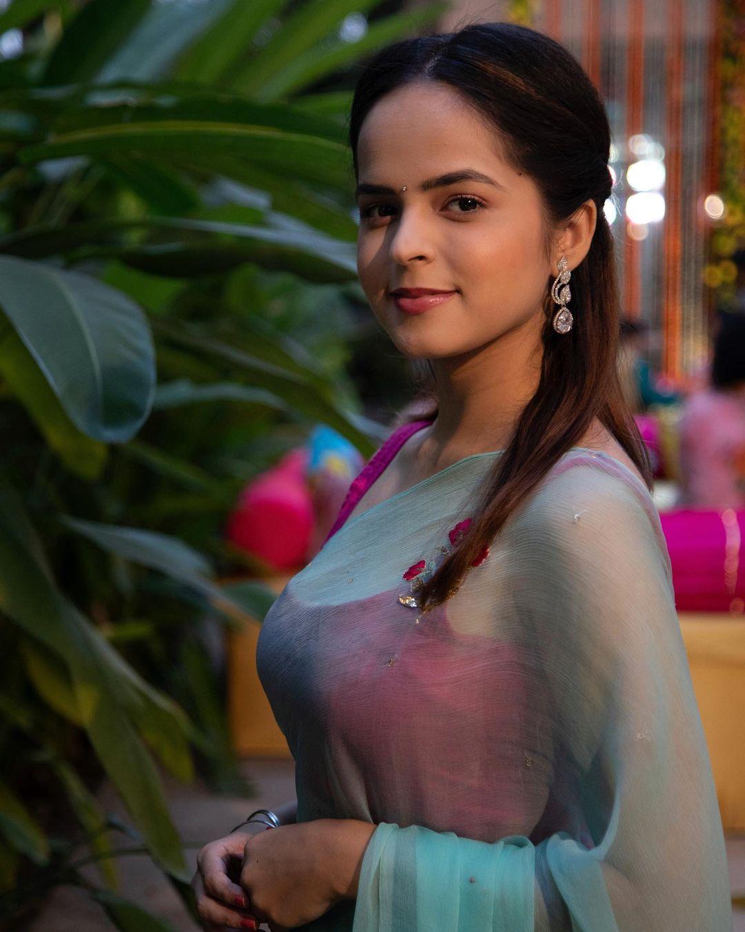 Bollywood actress hot gallery | Palak Sidhwani looking very attractive hot photos