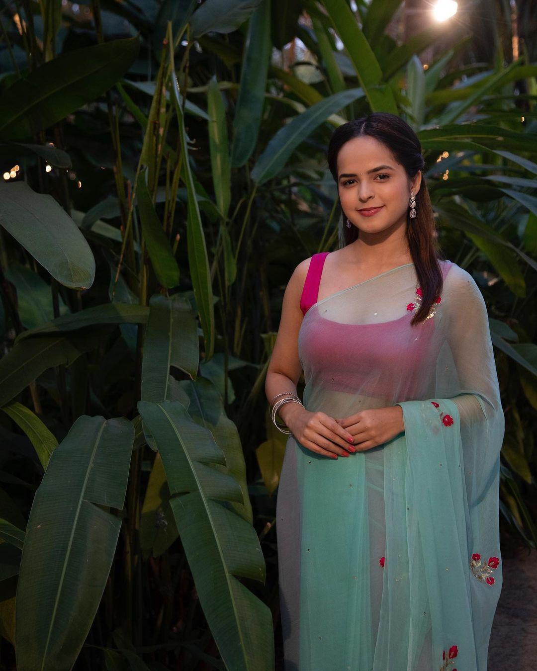 Palak Sidhwani looking very glorious photo shoot