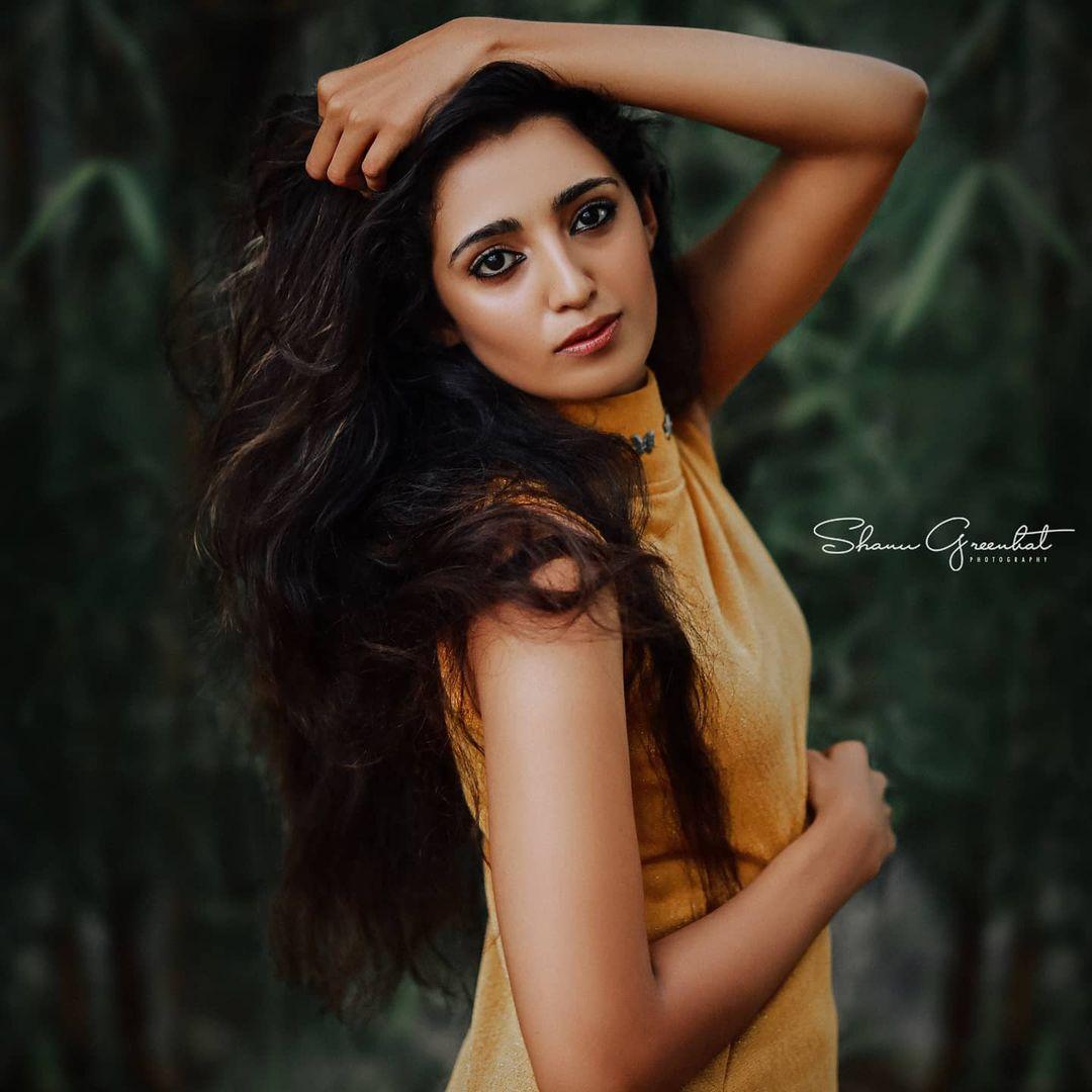 Bigg Boss Malayalam season 3 | Angel Thomas looking very glamorous photos