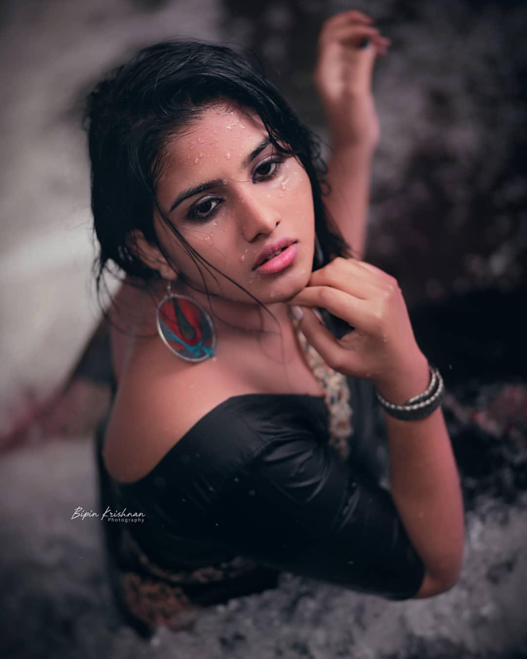 Malayalam serial actress photos | Maneesha Mahesh beautiful and glamorous photos