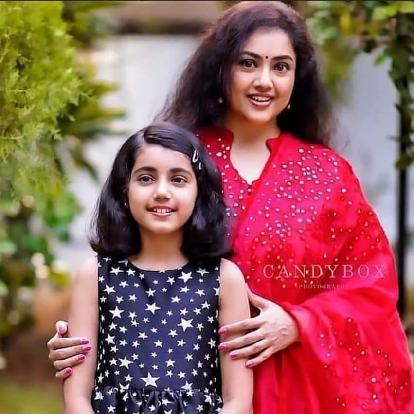 Malayalam actress Meena and daughter cute photos