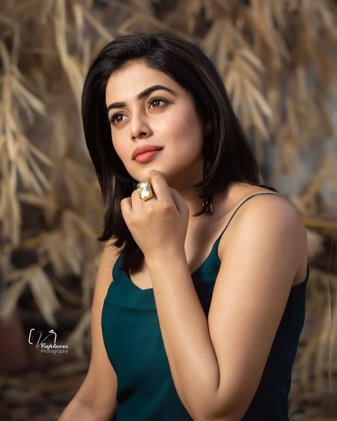 Malayalam actress hot sexy photoshoot | Shamna Kasim looking very attractive hot photos