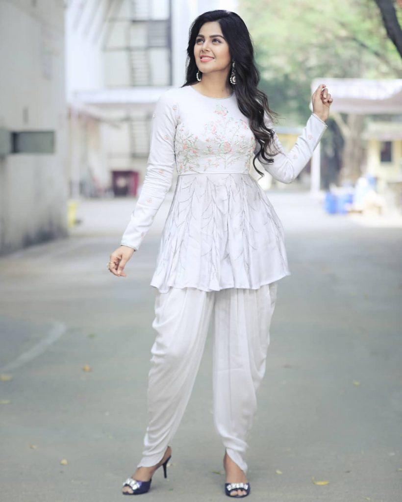 Telugu actress hot photos gallery | Monal gajjar latest hot and sexy photoshoot
